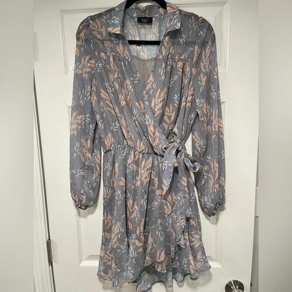 VICI Ruffle Dress Size Large - Picture 2 of 7